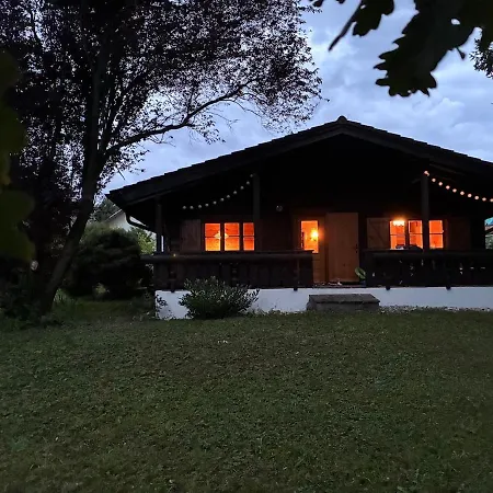 Gemuetliches Blockhaus Mit Grossem Naturgarten Kreuth