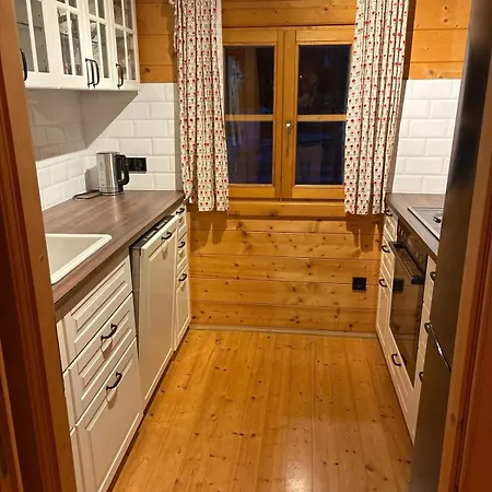 Gemuetliches Blockhaus Mit Grossem Naturgarten בית נופש *