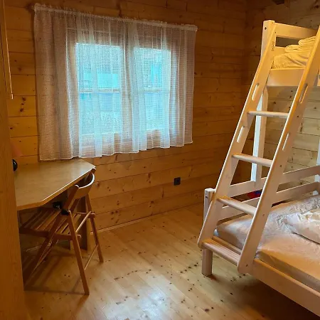 Gemuetliches Blockhaus Mit Grossem Naturgarten בית נופש *