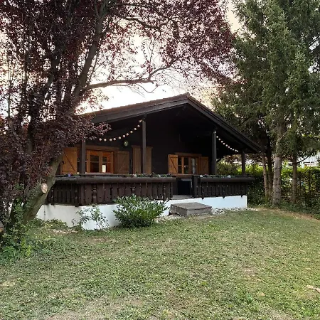 בית נופש Gemuetliches Blockhaus Mit Grossem Naturgarten Kreuth